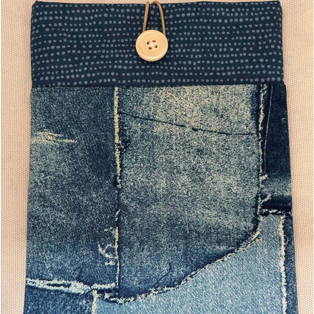 Looks Like Denim Padded Sleeve l Front pocket l button l Handmade l Kindle